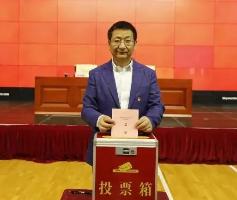 北京中学党委正式成立			  							
